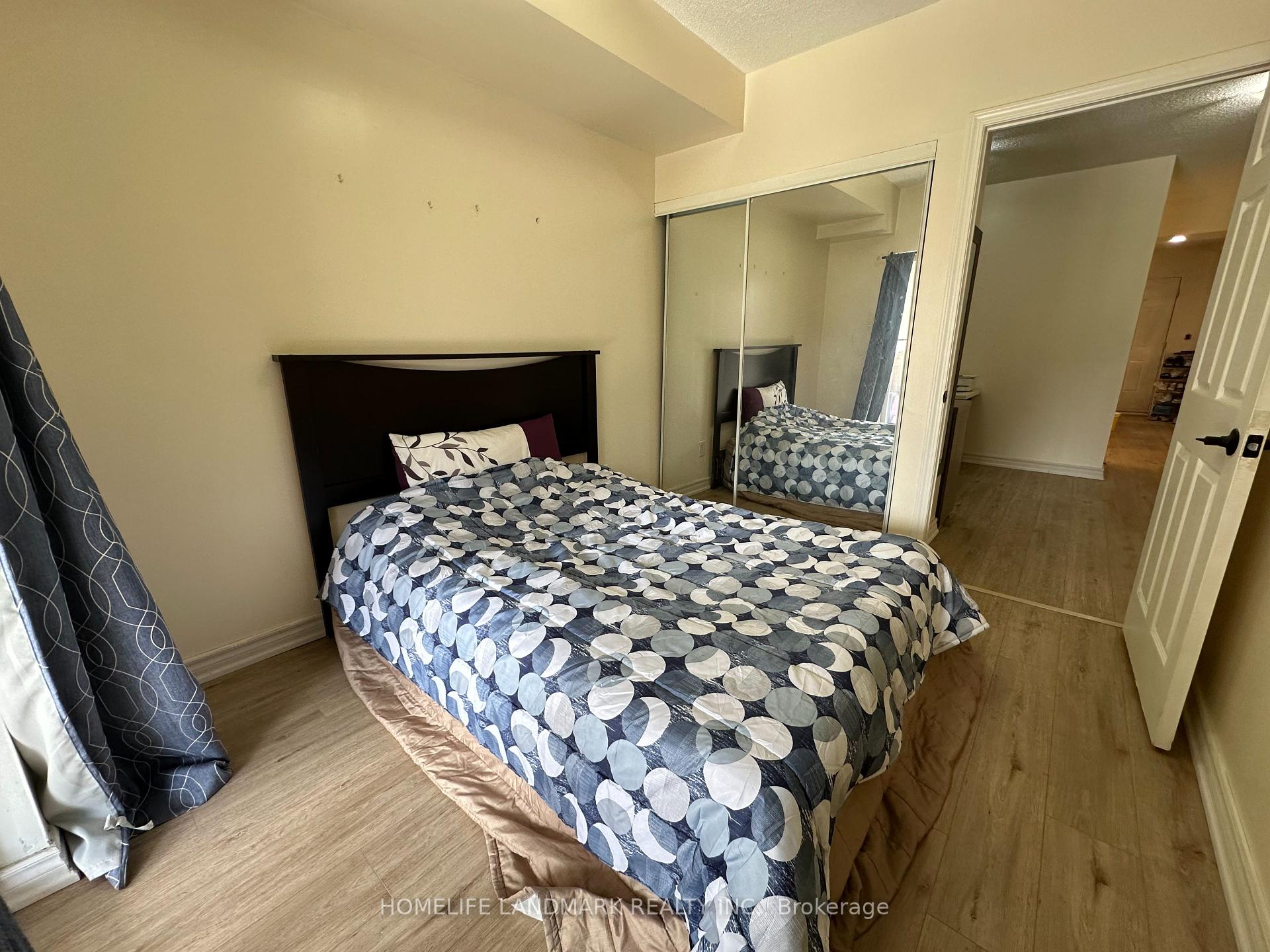 3 Bedrooms Condo at 3043 Finch,  Toronto For sale