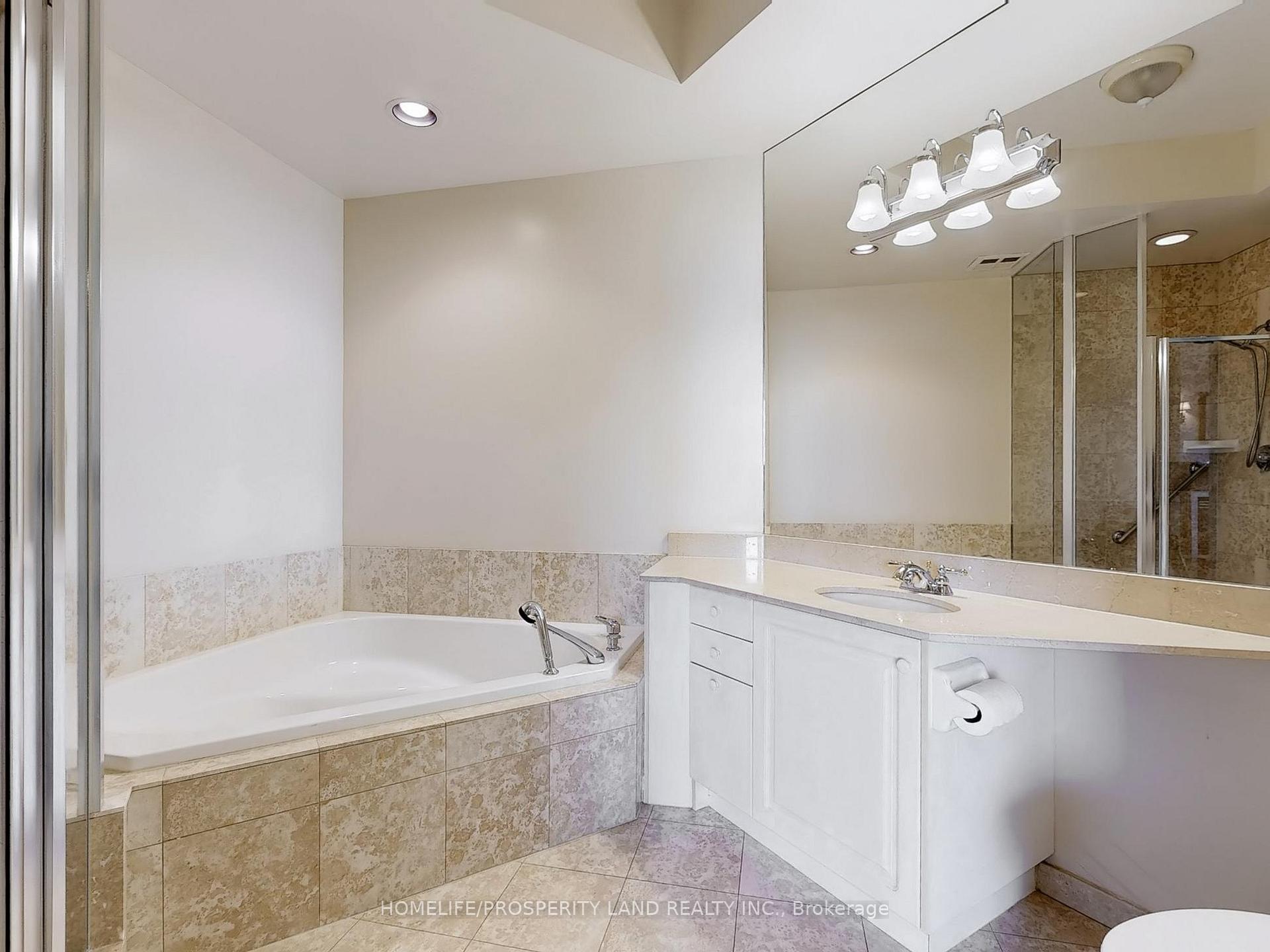 3 Bedrooms Condo at 89 Skymark, Toronto For sale
