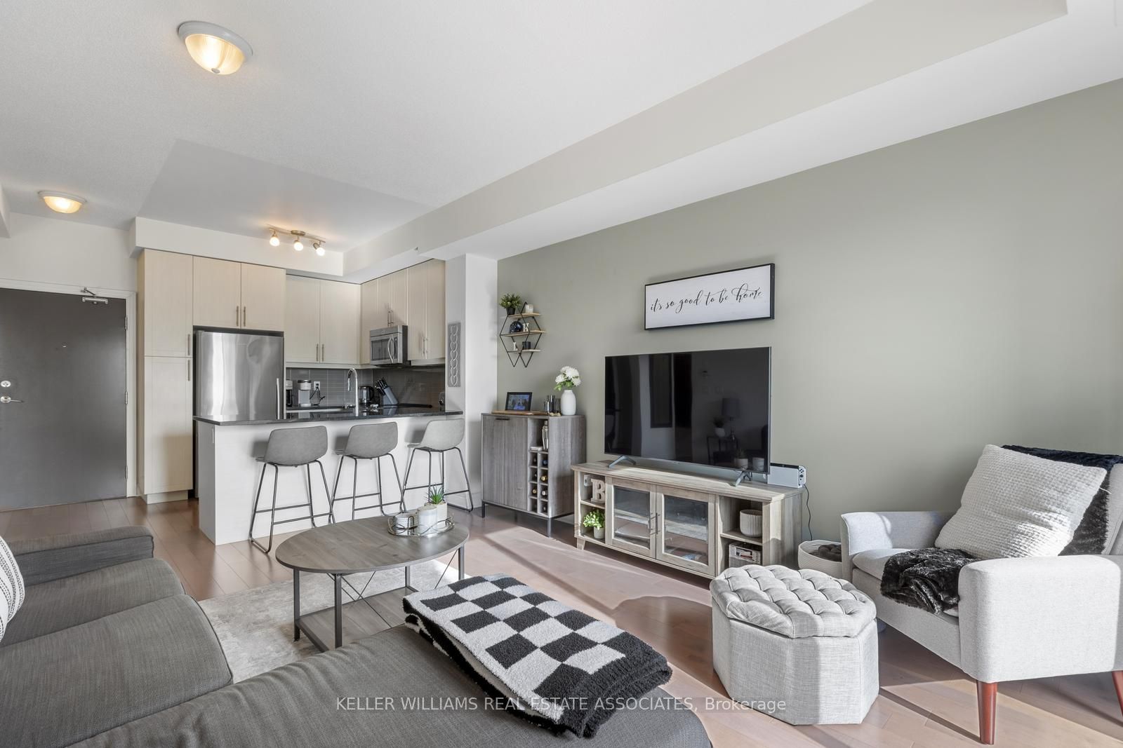 3170 Erin Mills Parkway, #420