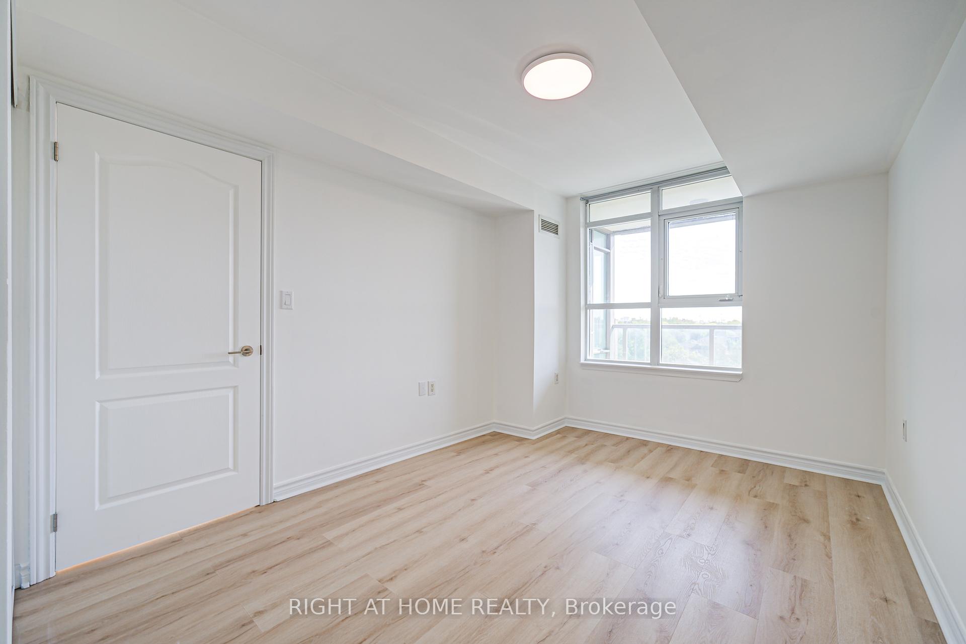 2 Bedrooms Condo at 3840 Bathurst, Toronto For sale
