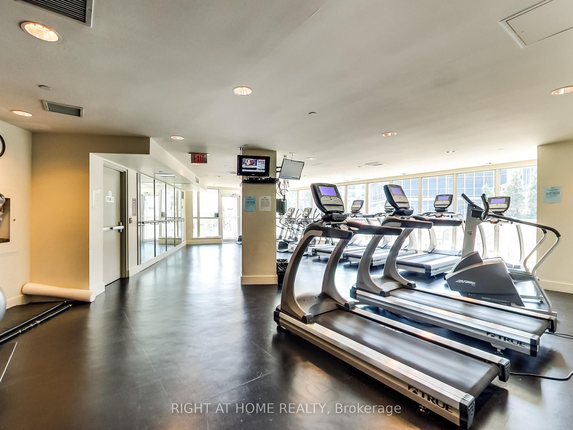 8 York Street W, #3102