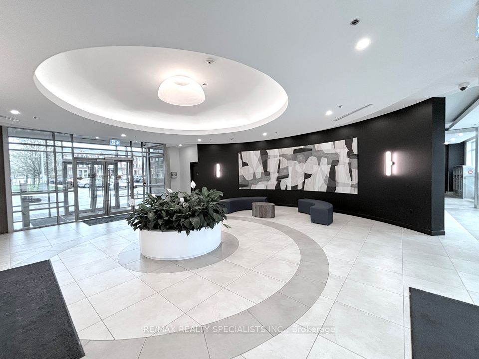 #214 - 215 Queen Street, Brampton, ON L5H 1L8