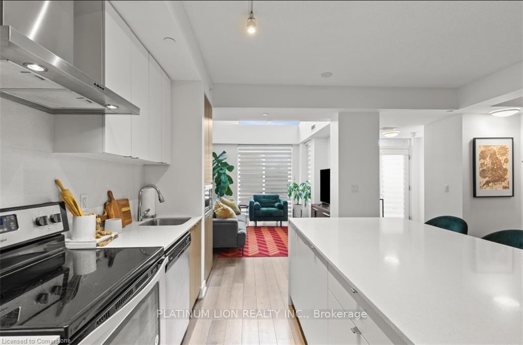 2 Bedrooms Condo at 5260 Dundas,  Burlington For sale