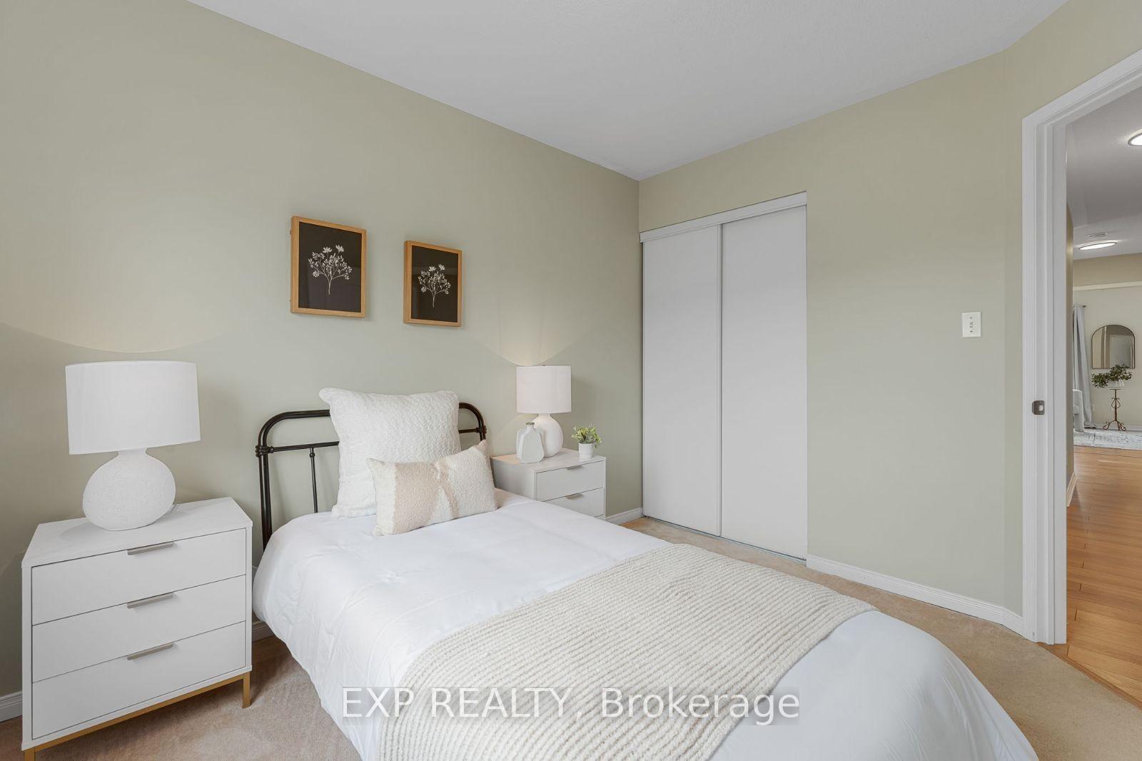 3 Bedrooms Condo at 1489 Heritage, Oakville For sale