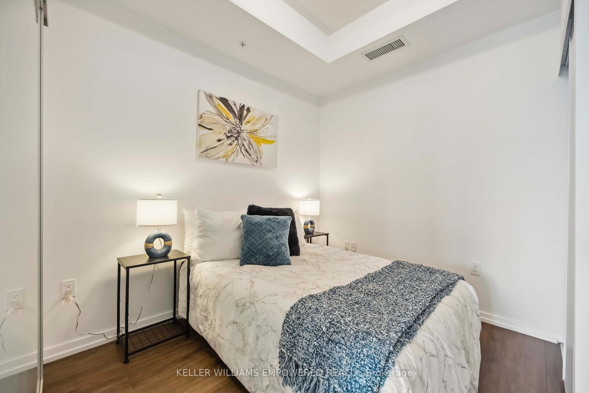 3 Bedrooms Condo at 3237 Bayview, Toronto For sale