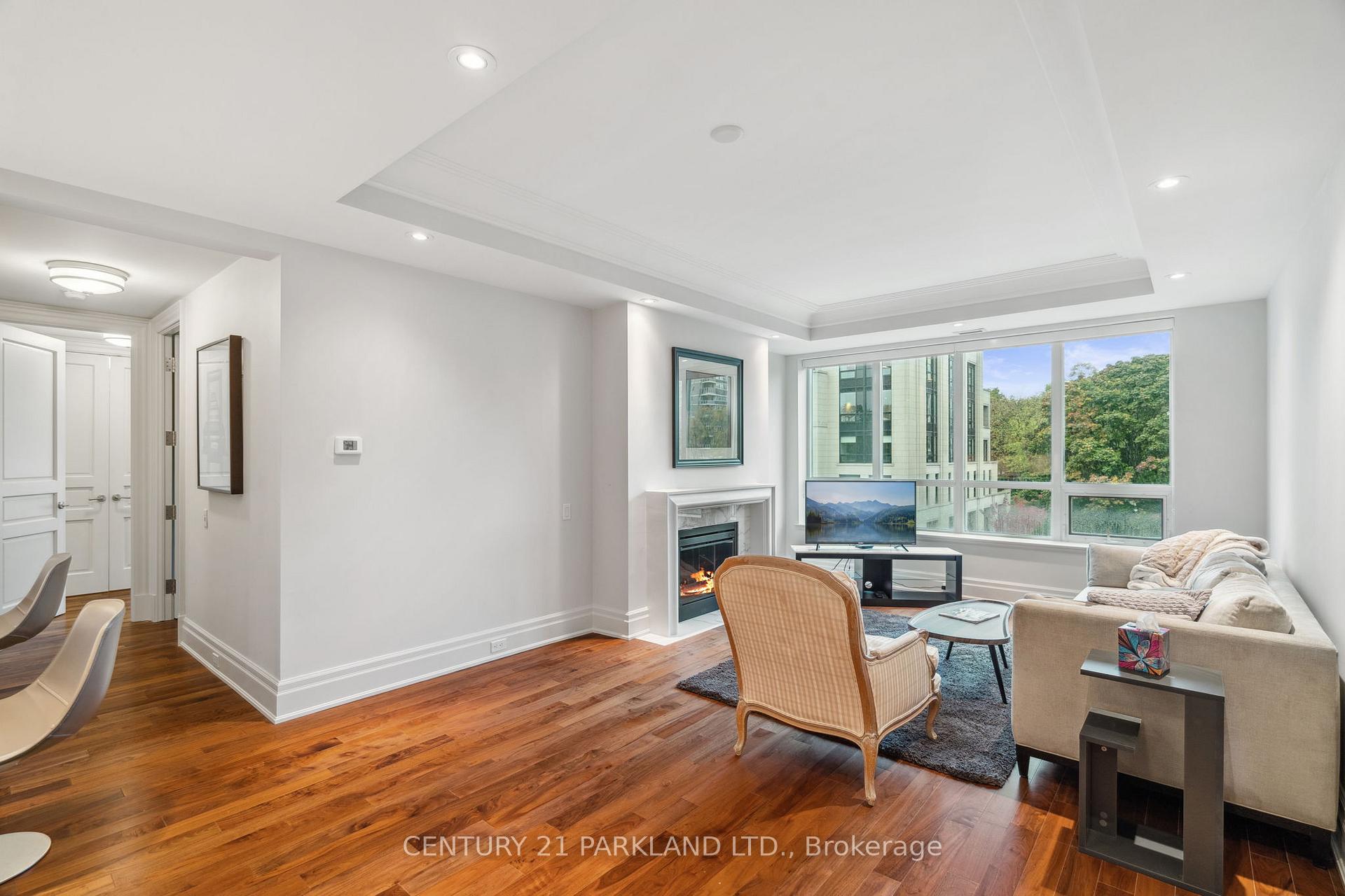2 Bedrooms Condo at 155 St Clair, Toronto For sale