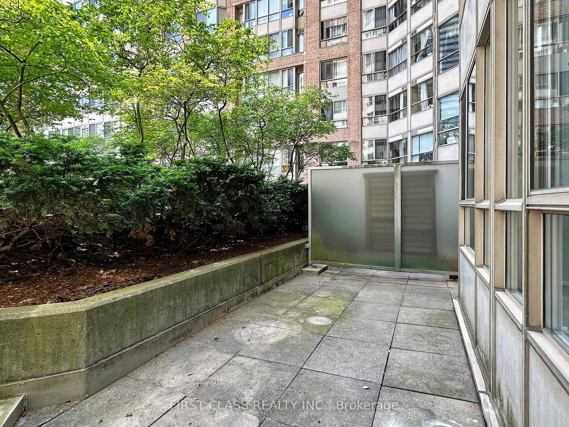3 Bedrooms Condo at 717 Bay, Toronto For sale