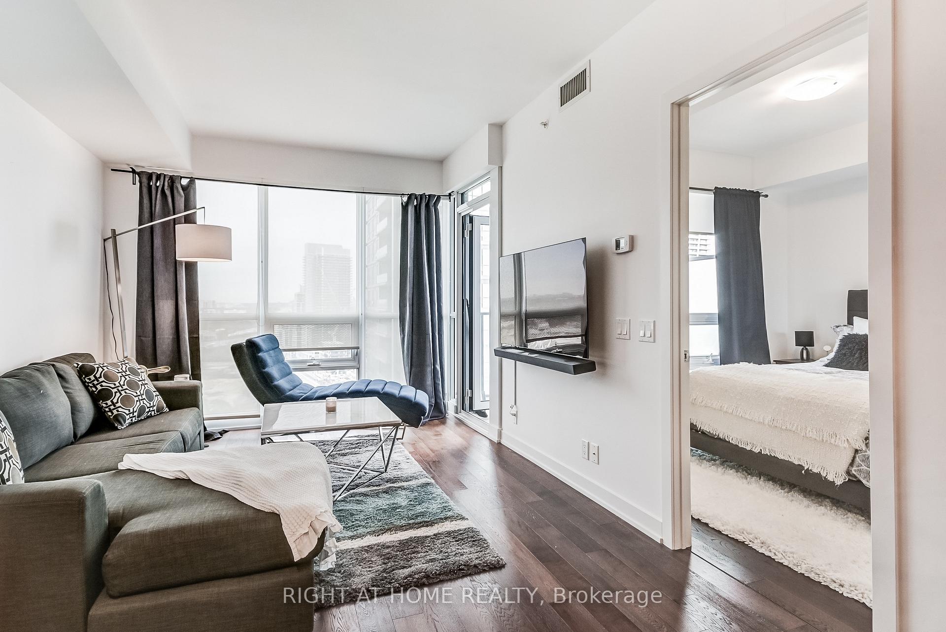 2 Bedrooms Condo at 2212 Lake Shore, Toronto For sale