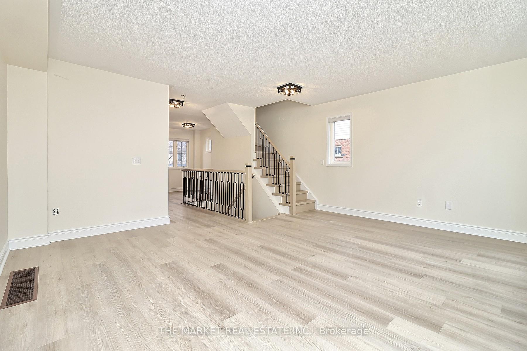 3 Bedrooms Condo at 7190 Atwood, Mississauga For sale
