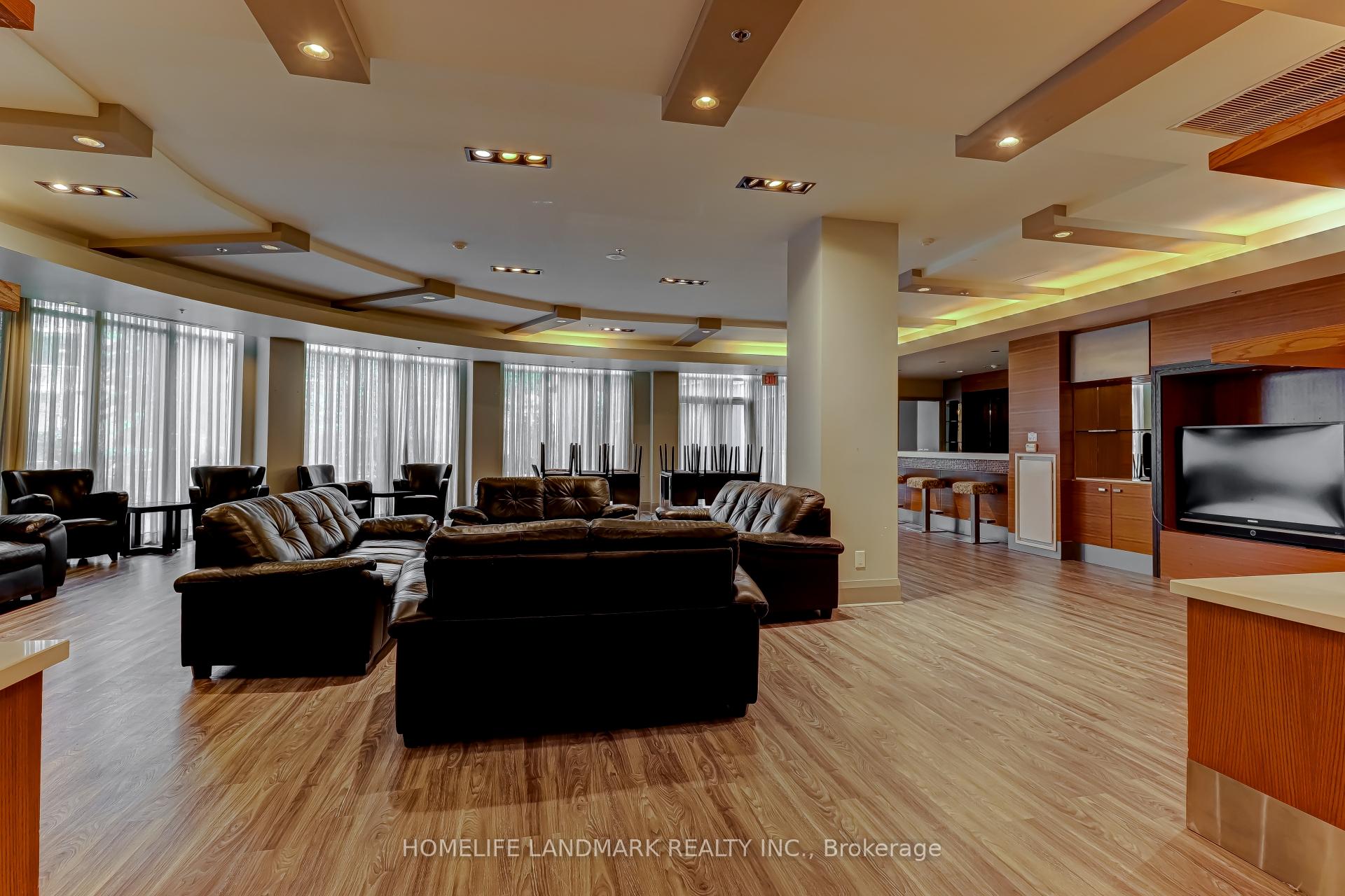 3 Bedrooms Condo at 58 Marine Parade, Toronto For sale