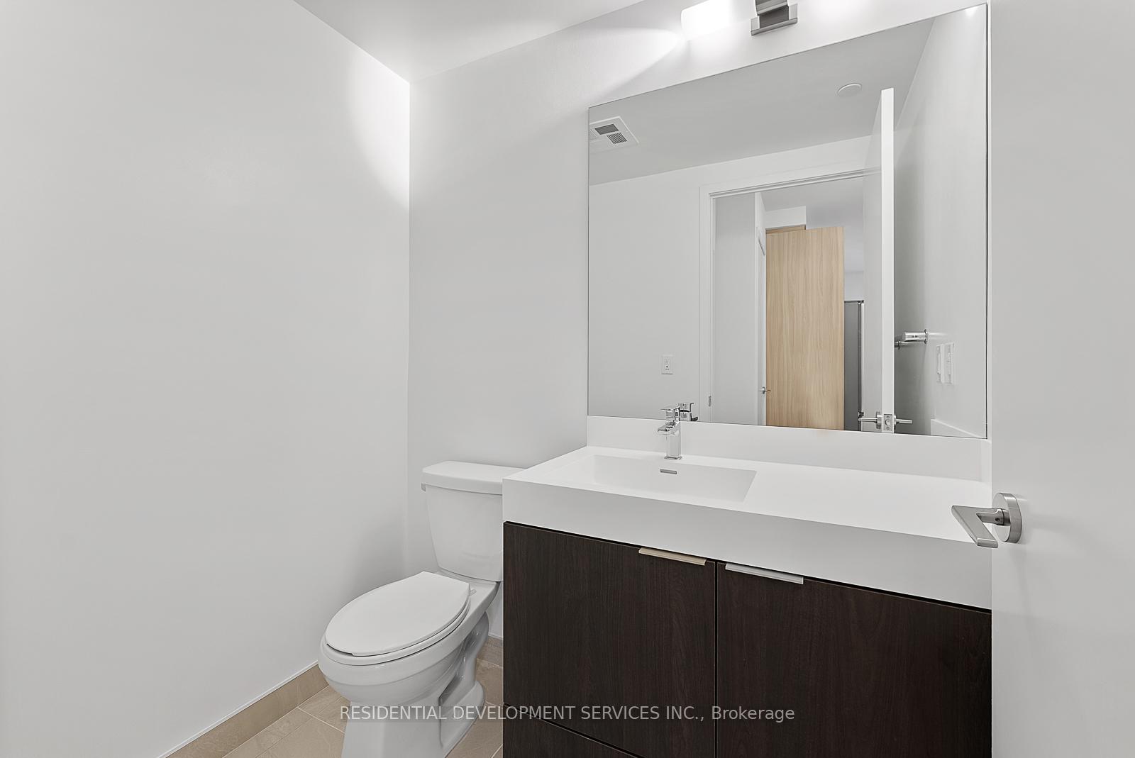 3 Bedrooms Condo at 15 Maryport,  Toronto For sale
