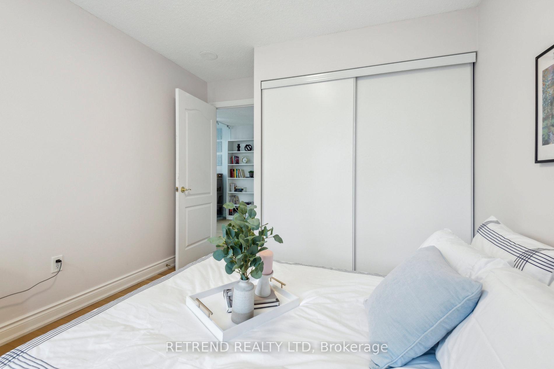 4 Bedrooms Condo at 880 Grandview,  Toronto For sale