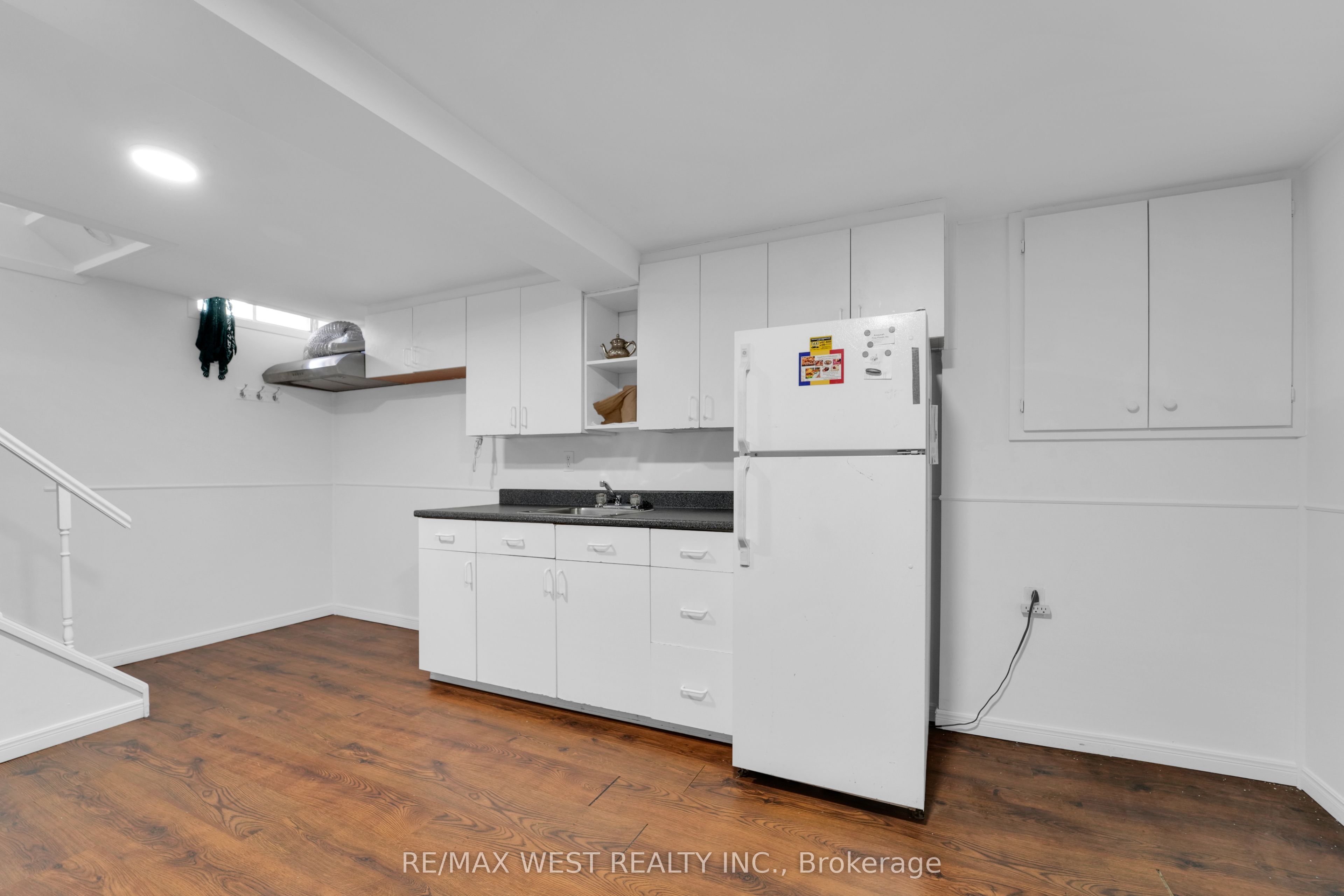 18 Jasmine Square
