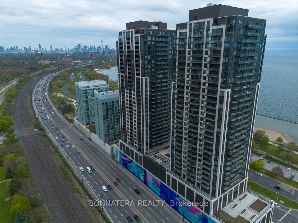 1926 Lakeshore Boulevard