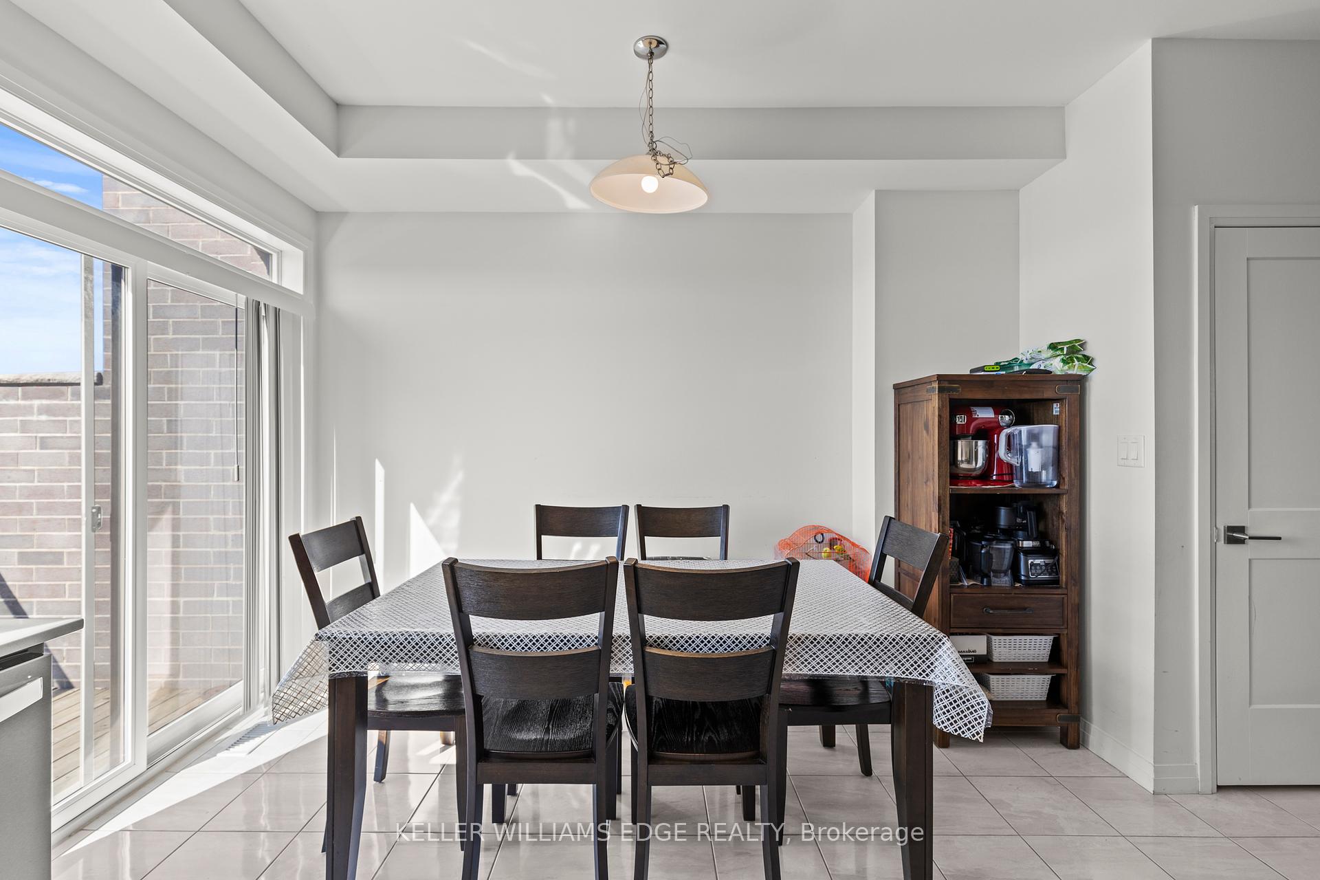 3 Bedrooms Condo at 30 Time Square, Hamilton For sale