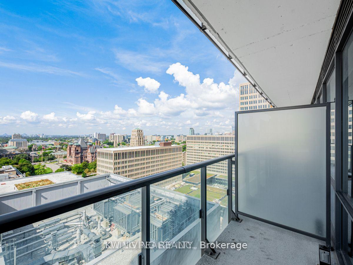 2 Bedrooms Condo at 832 Bay,  Toronto For sale