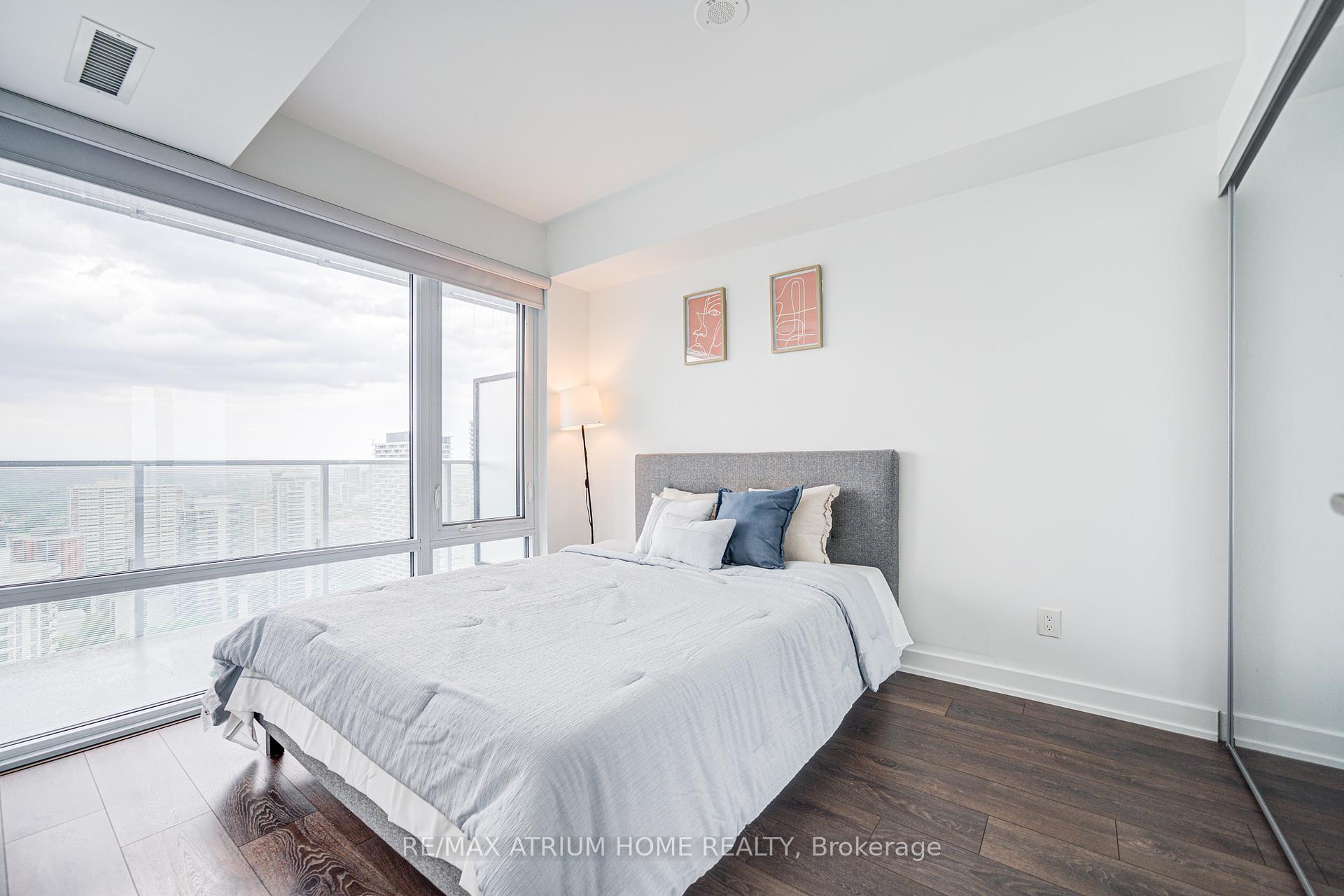 2 Bedrooms Condo at 501 Yonge, Toronto For sale