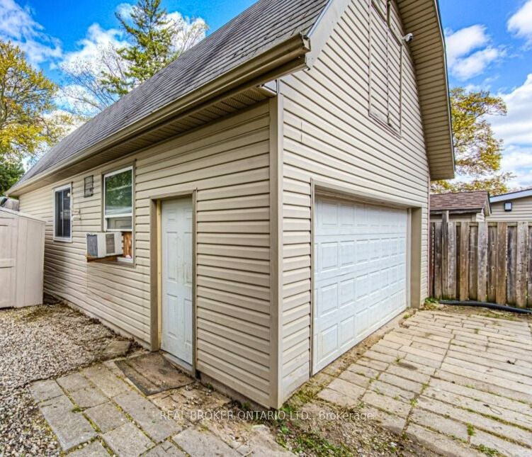 76 Brentwood