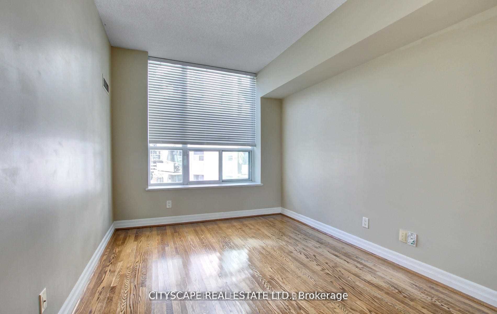 70 Alexander Street, #802