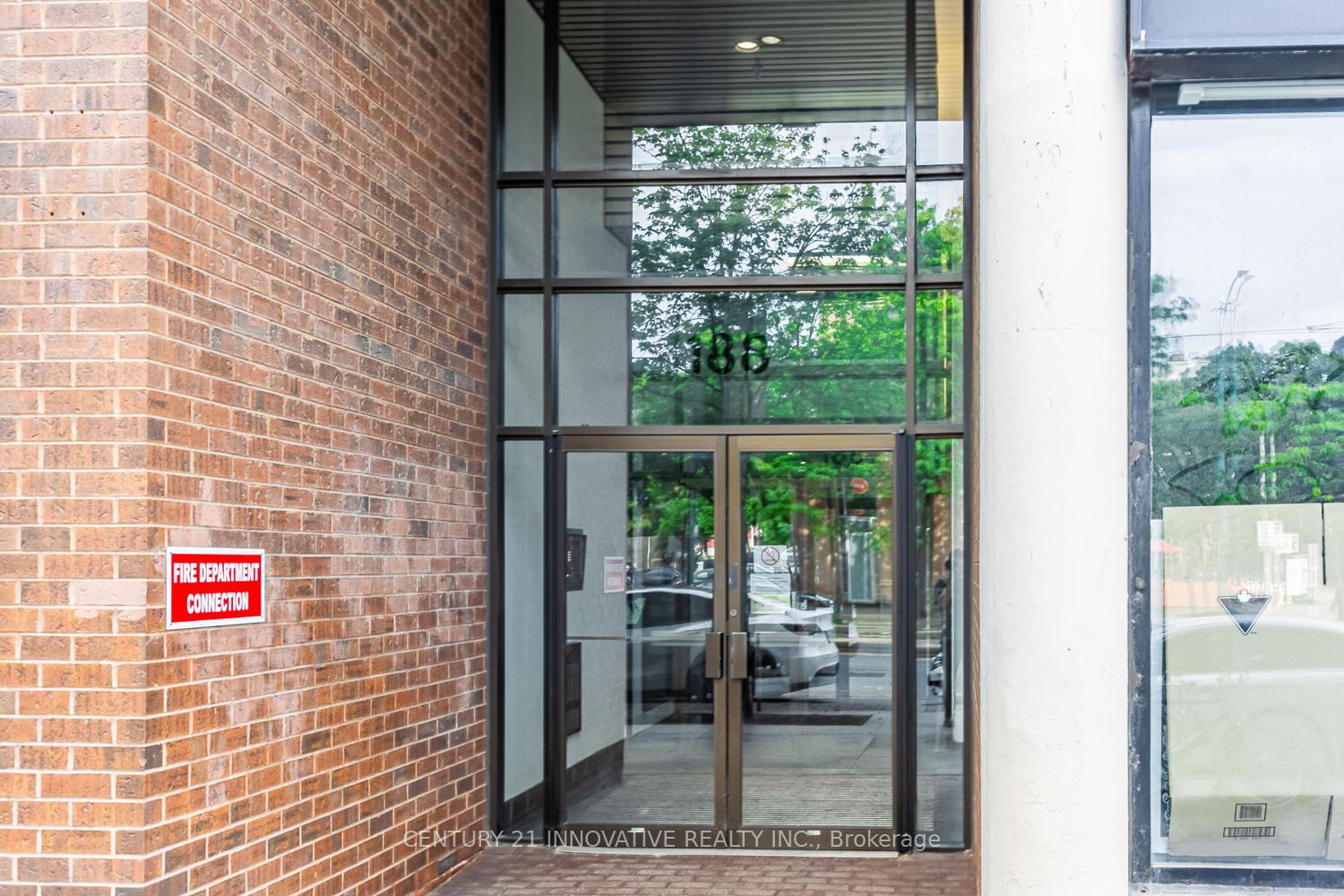 3 Bedrooms Condo at 188 Spadina, Toronto For sale