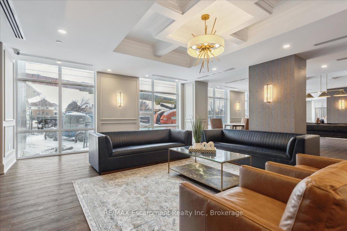2 Bedrooms Condo at 450 Dundas,  Hamilton For sale