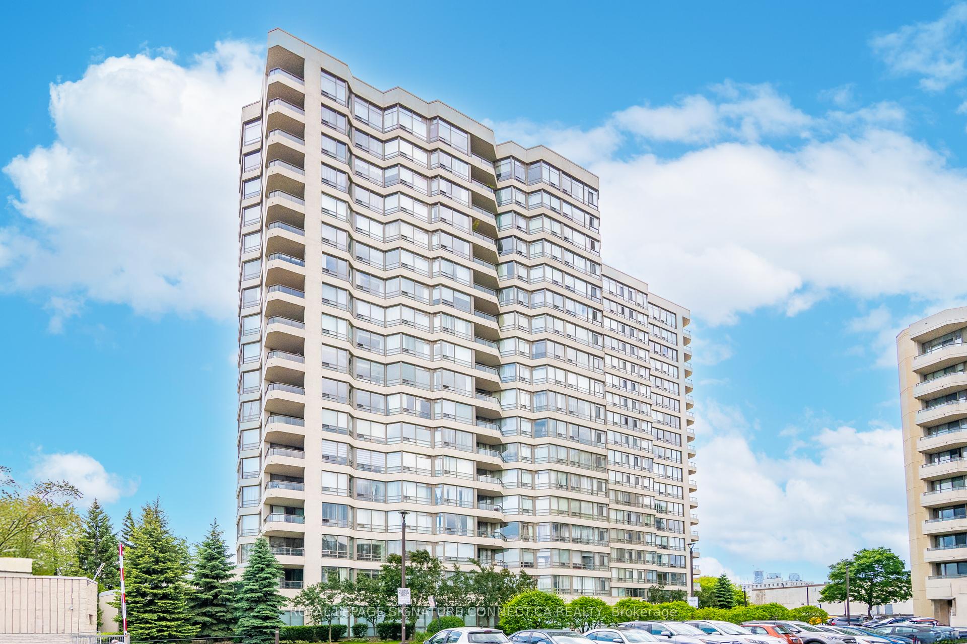 2 Bedrooms Condo at 75 King, Mississauga For sale