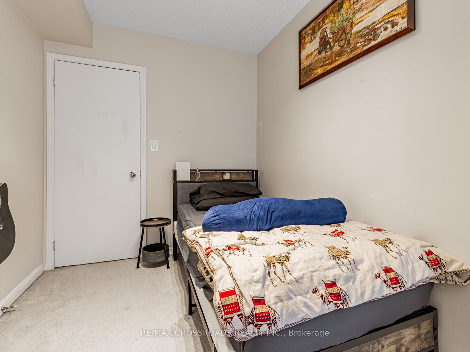 2 Bedrooms Condo at 5 Everson, Toronto For sale