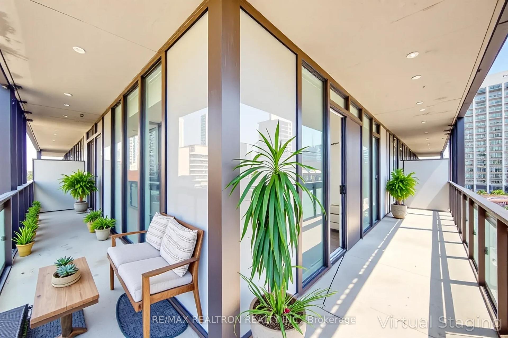 3 Bedrooms Condo at 8 Eglinton, Toronto For sale