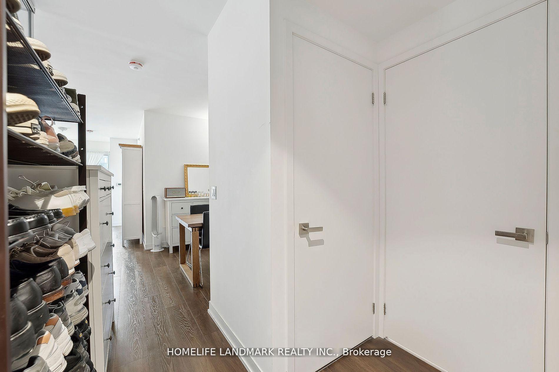 3 Bedrooms Condo at 31 Tippett,  Toronto For sale