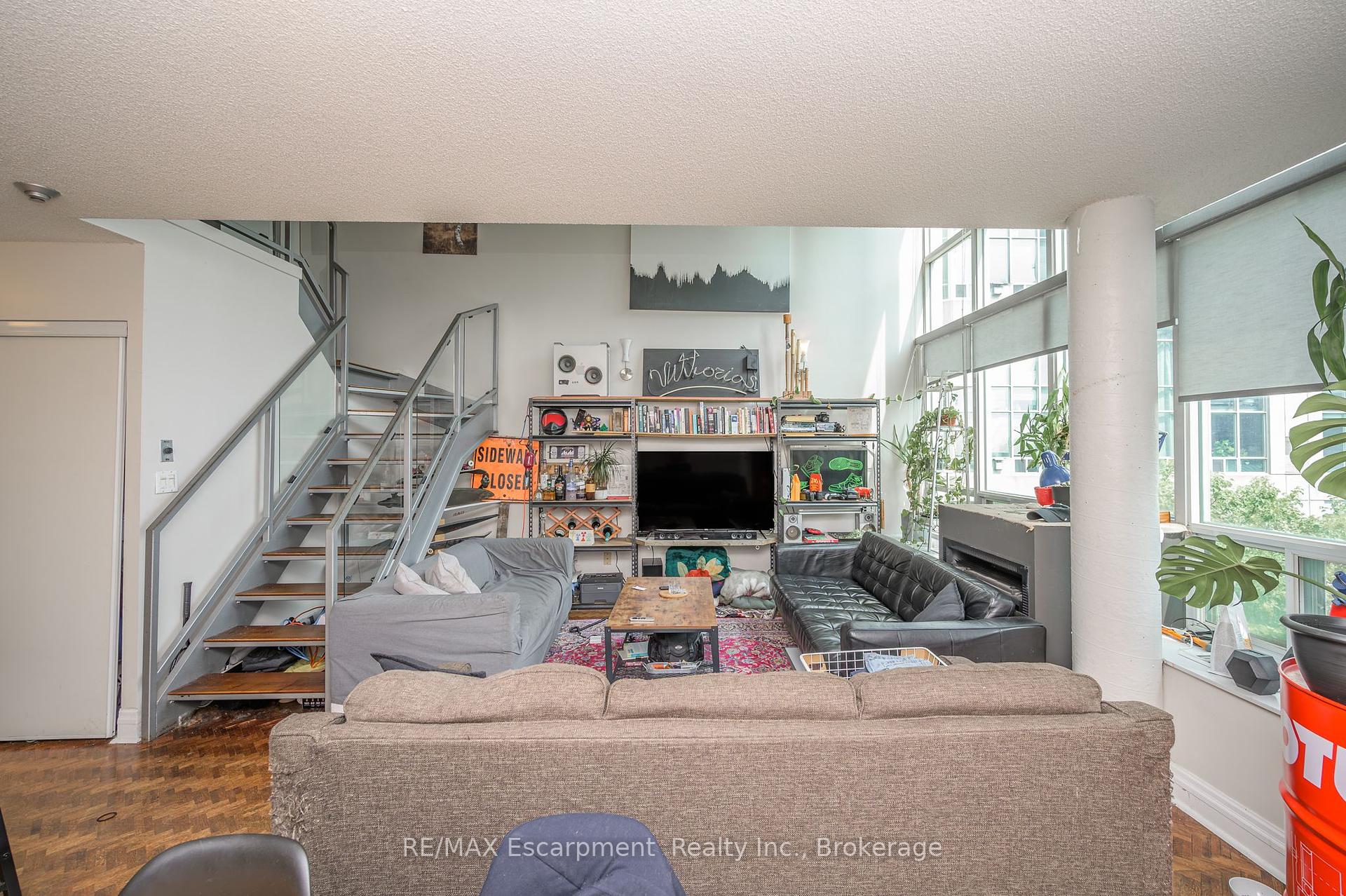 2 Bedrooms Condo at 250 MANITOBA, Toronto For sale