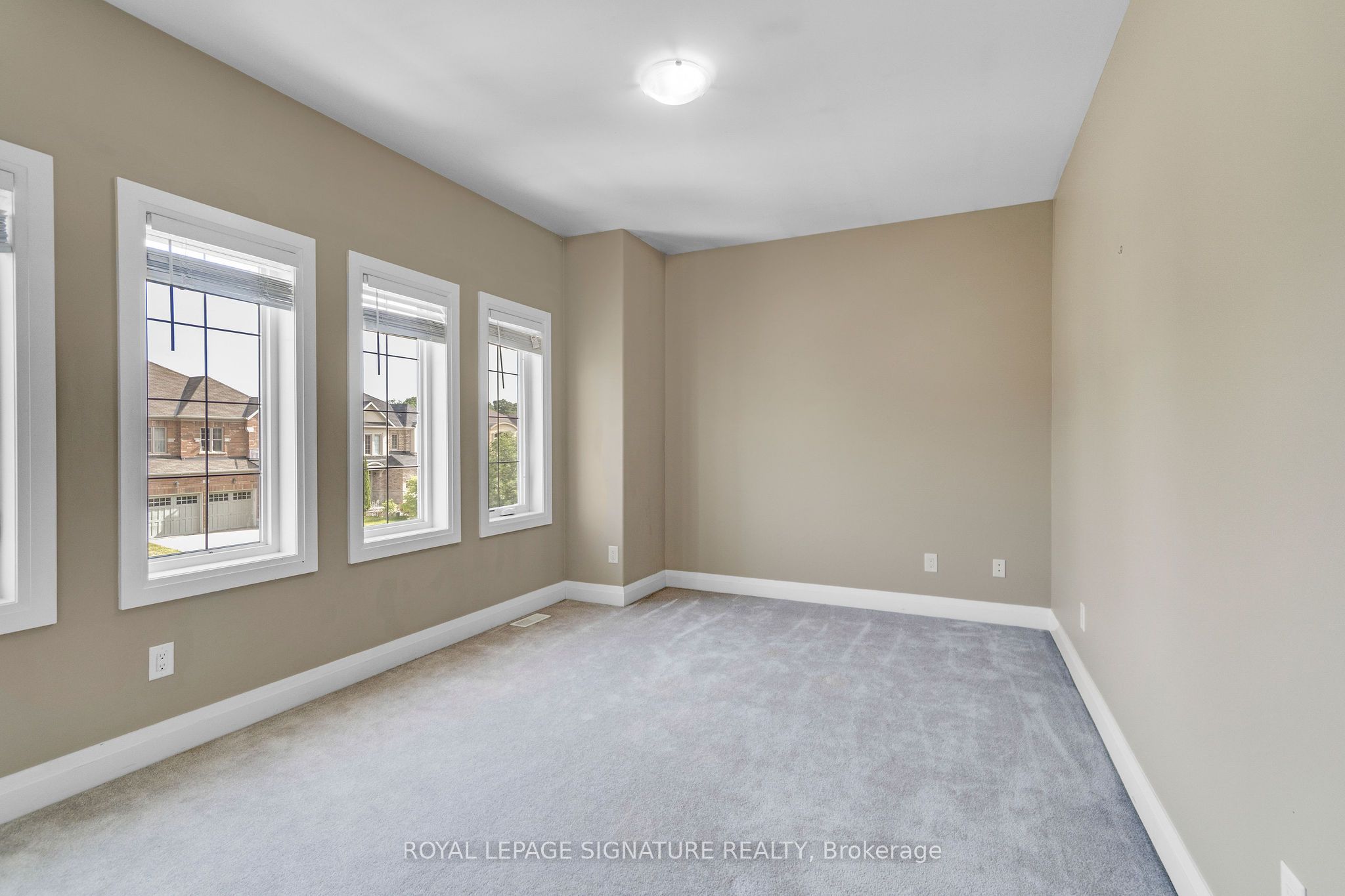 593 Pinery Trail