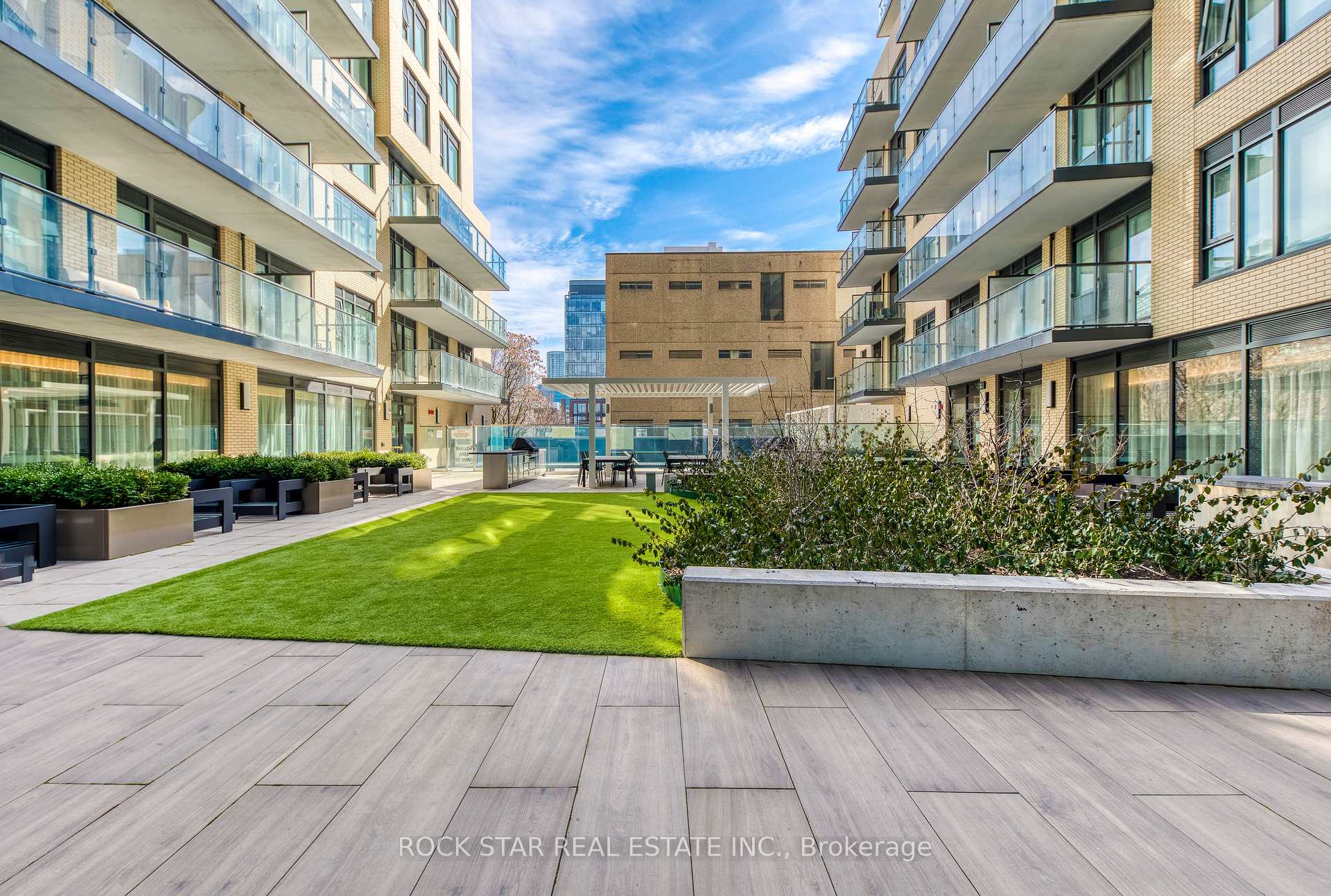 2 Bedrooms Condo at 543 Richmond,  Toronto For sale