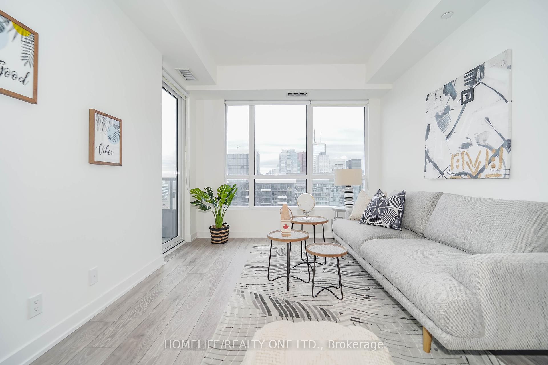 1 Bedroom Condo at 108 Peter, Toronto For sale