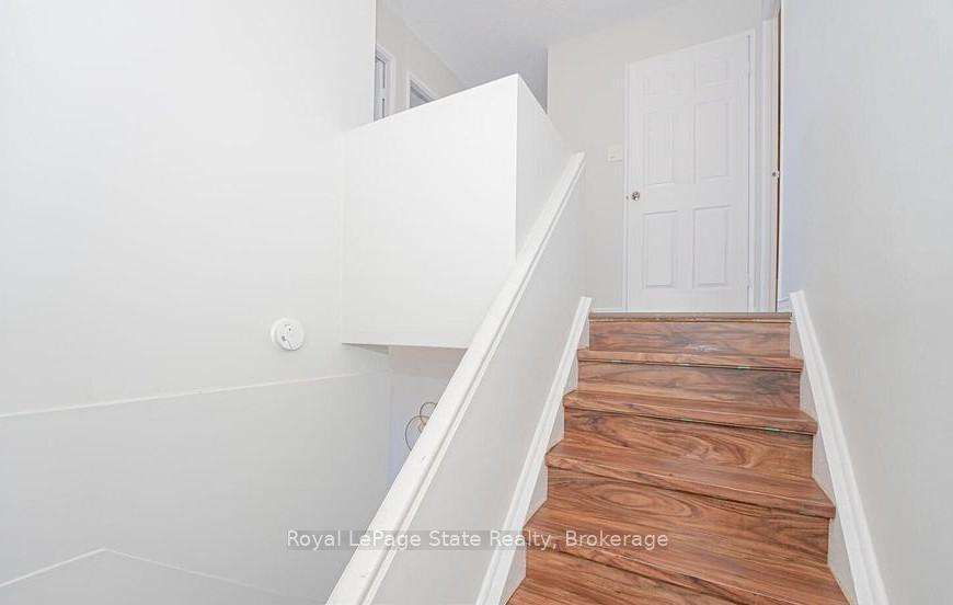 3 Bedrooms Condo at 1050 Stainton,  Mississauga For sale