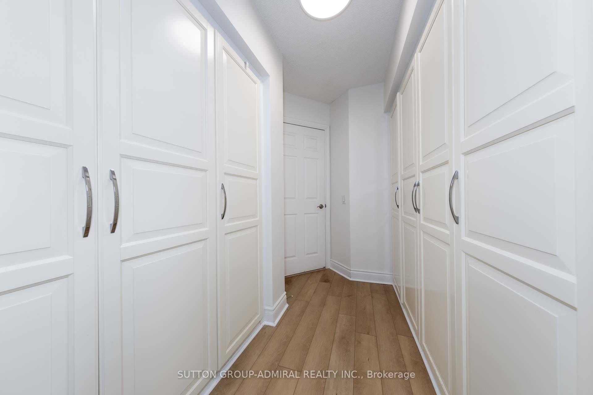 2 Bedrooms Condo at 78 Harrison Garden, Toronto For sale