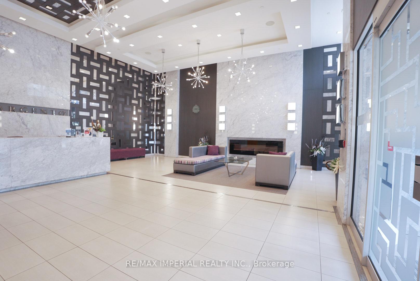 2 Bedrooms Condo at 18 Graydon Hall, Toronto For sale