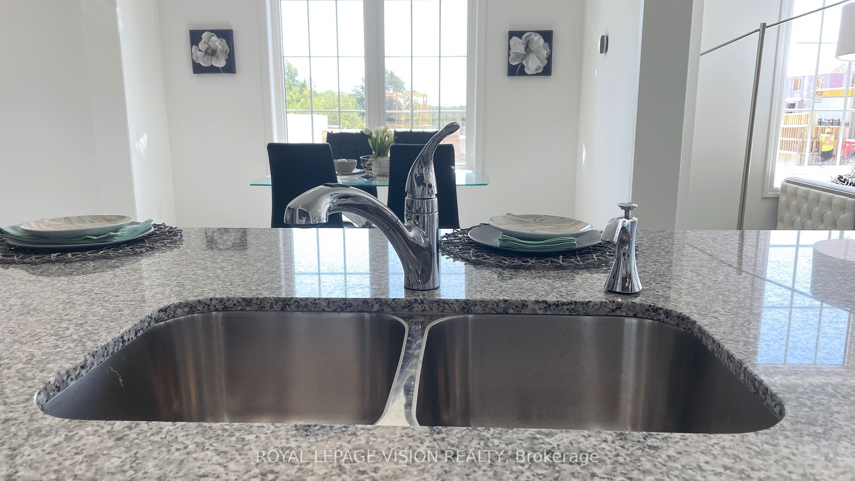 3066 Mulberry Lane, Pickering, ON L1X 0N9
