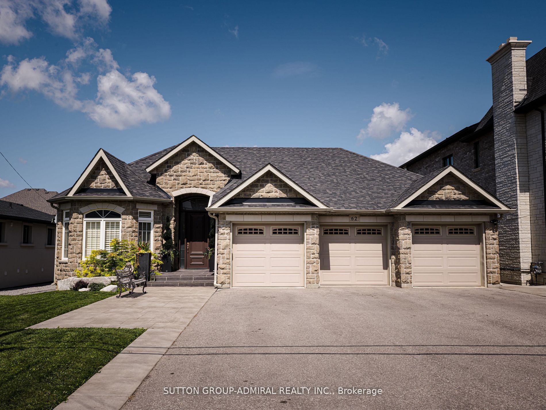 62 Bond Crescent