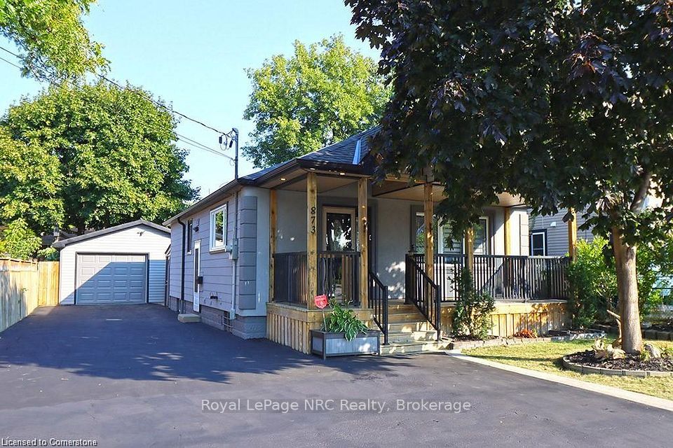 873 Upper Wellington