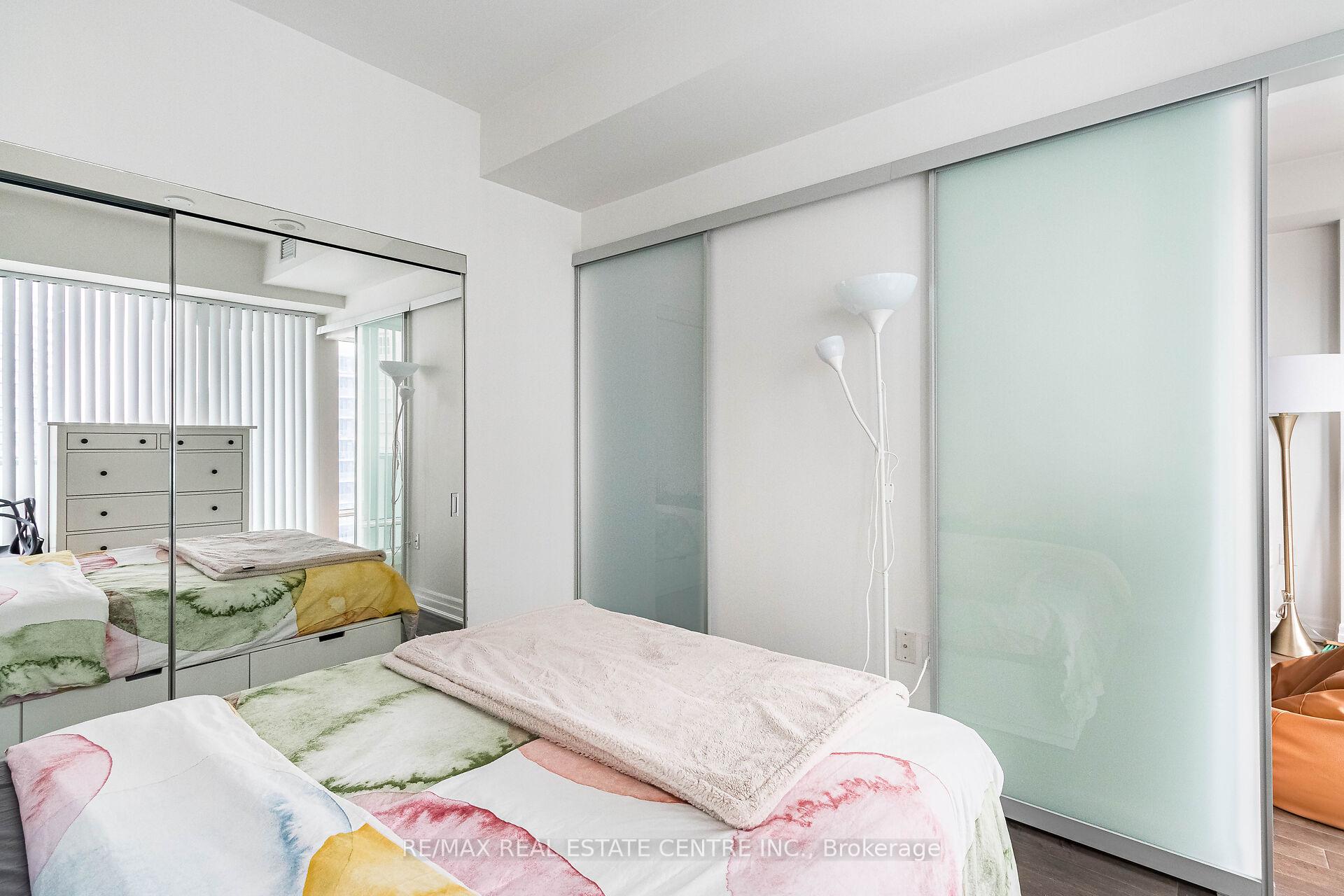 1 Bedroom Condo at 8 The Esplanade, Toronto For sale