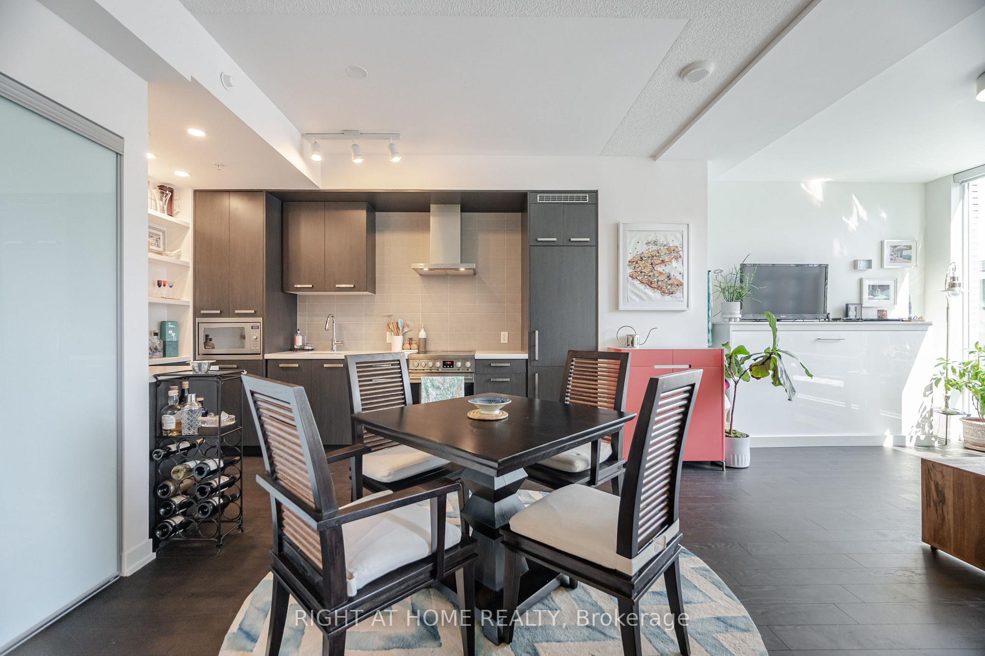 1 Bedroom Condo at 455 Front, Toronto For sale