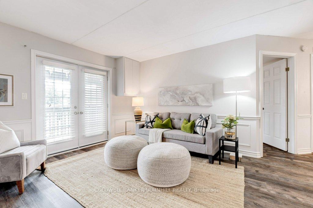 2 Bedrooms Condo at 2040 Cleaver,  Burlington For sale