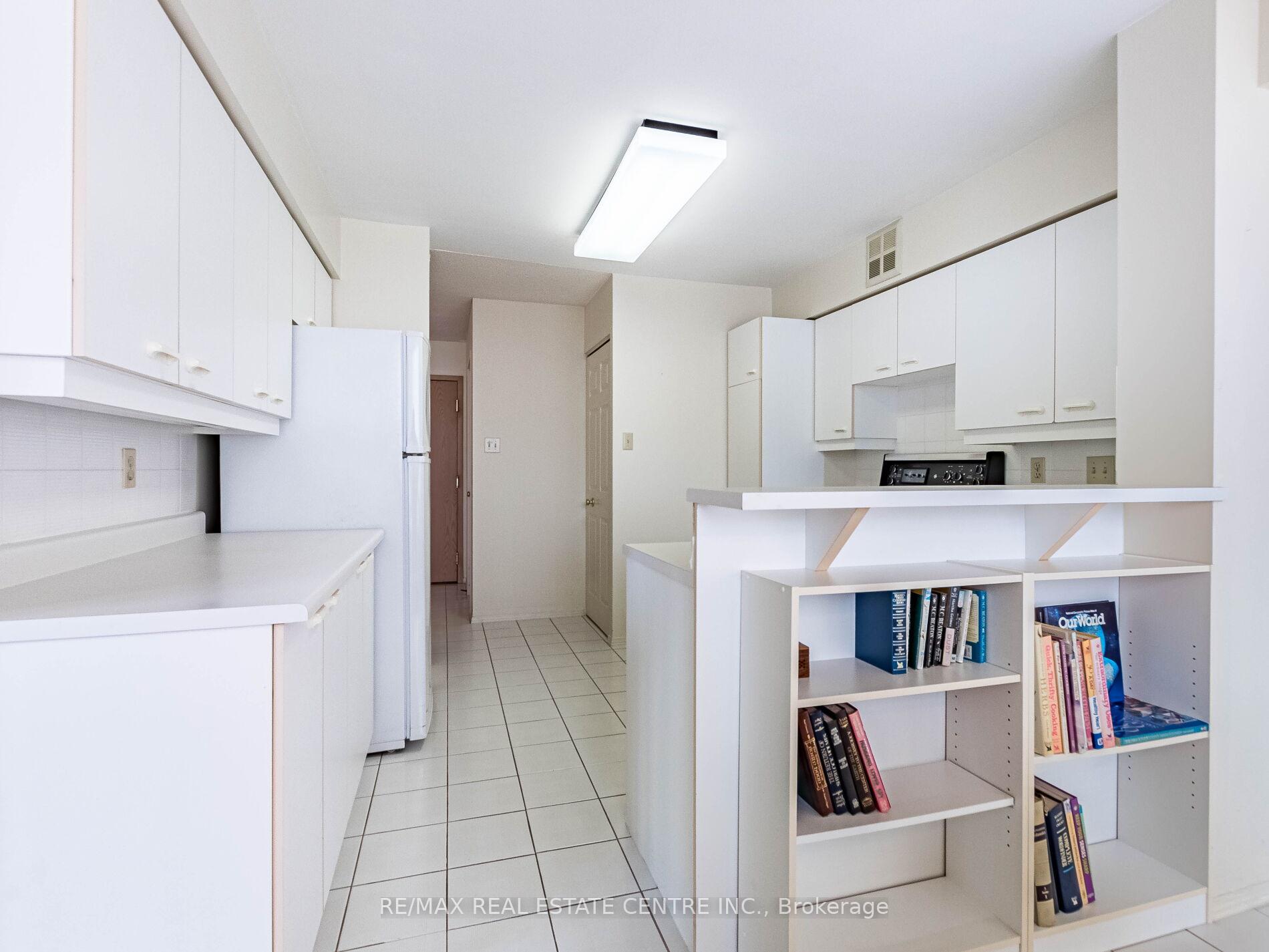 1 Bedroom Condo at 55 Elm, Mississauga For sale