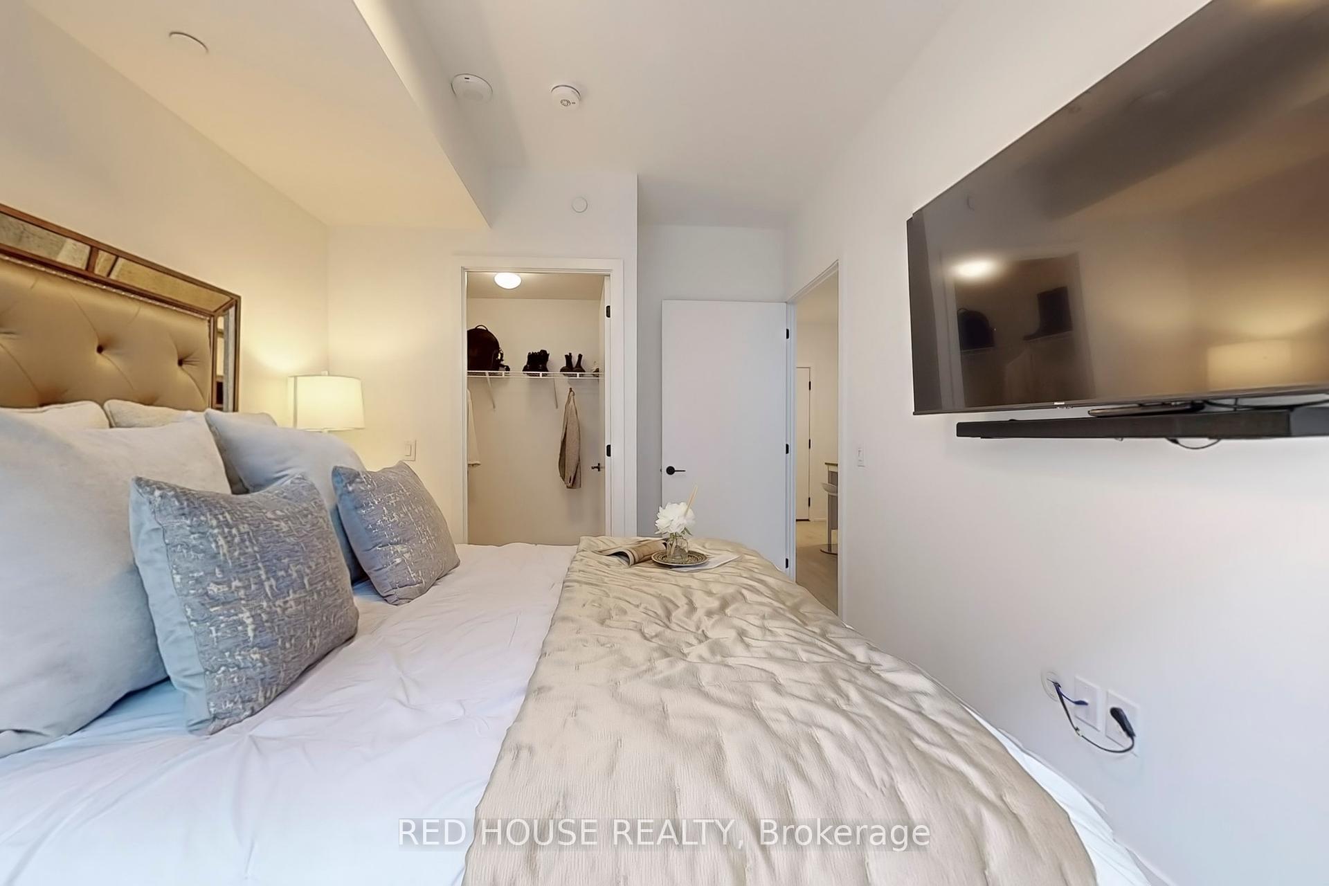 1 Bedroom Condo at 2450 Old Bronte, Oakville For sale