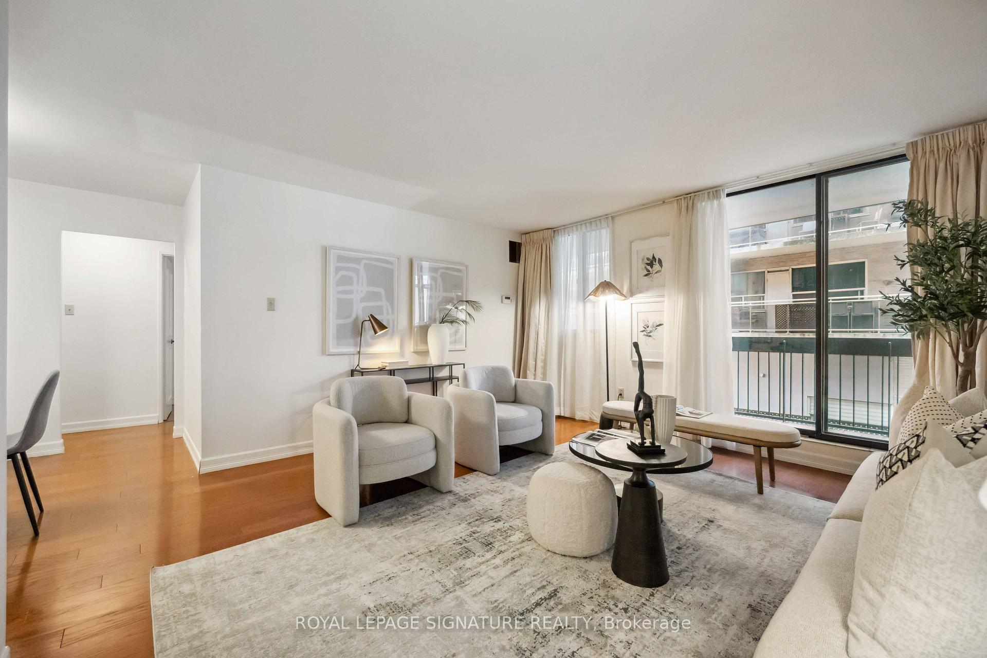 2 Bedrooms Condo at 212 St. George, Toronto For sale