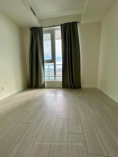 3 Bedrooms Condo at 898 Portage,  Vaughan For sale