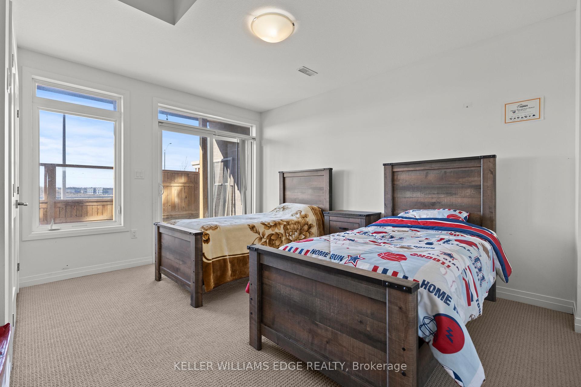 3 Bedrooms Condo at 30 Time Square, Hamilton For sale