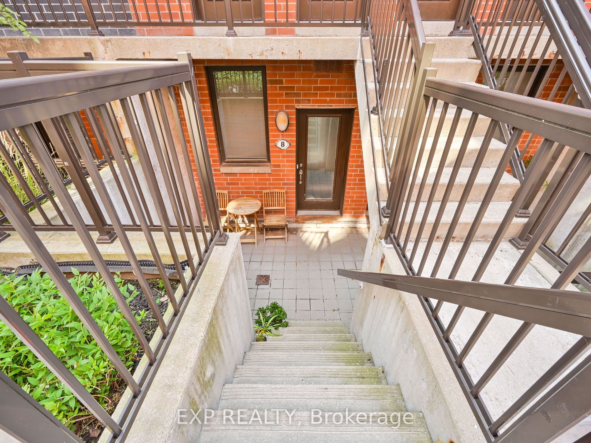 #8 - 68 Winston Park Boulevard, Toronto, ON M3K 1C3