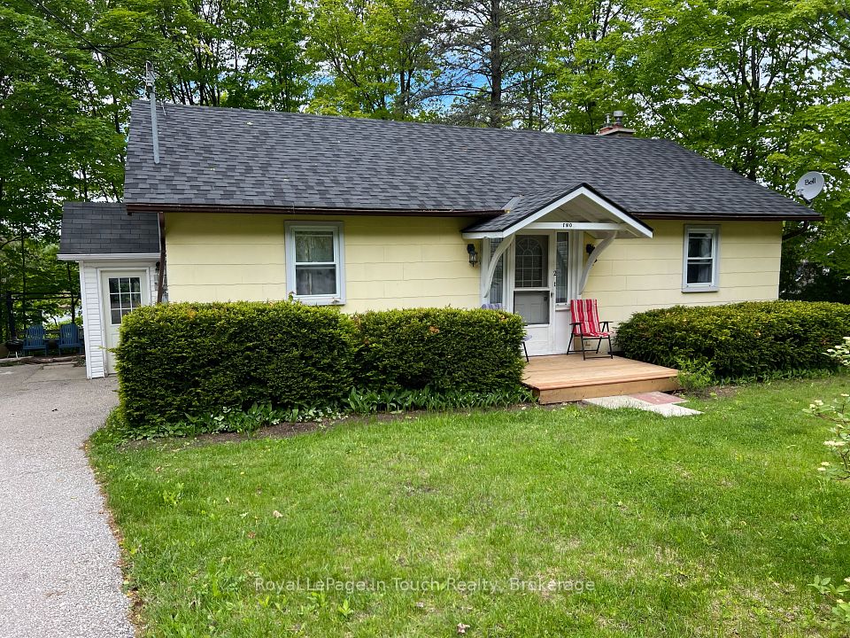 2 Keefe Street, Penetanguishene, ON L9M 1B4
