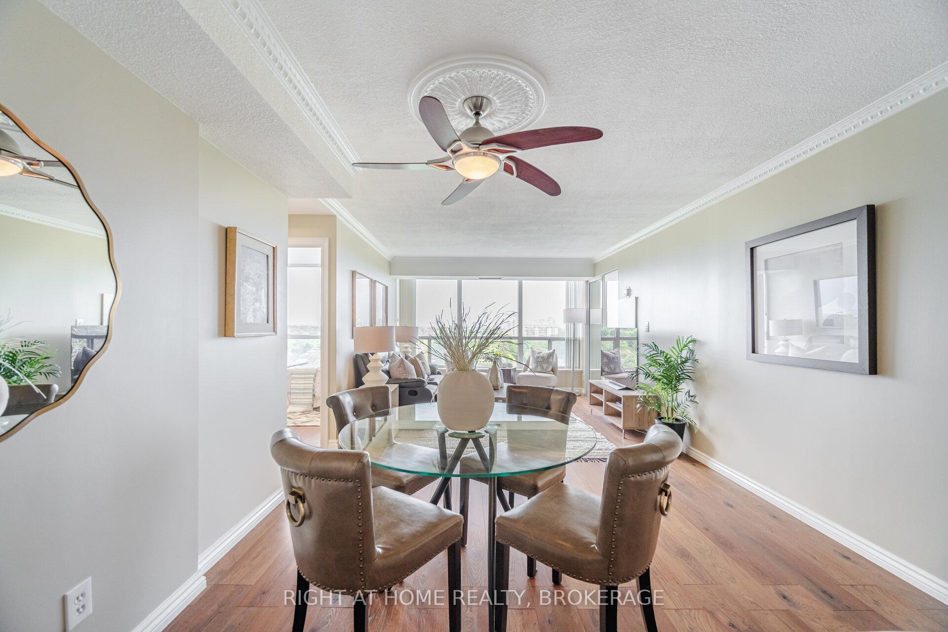 3 Bedrooms Condo at 1276 Maple Crossing, Burlington For sale